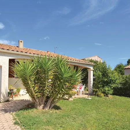 3 Bedroom Amazing Home In Pignan 펜션